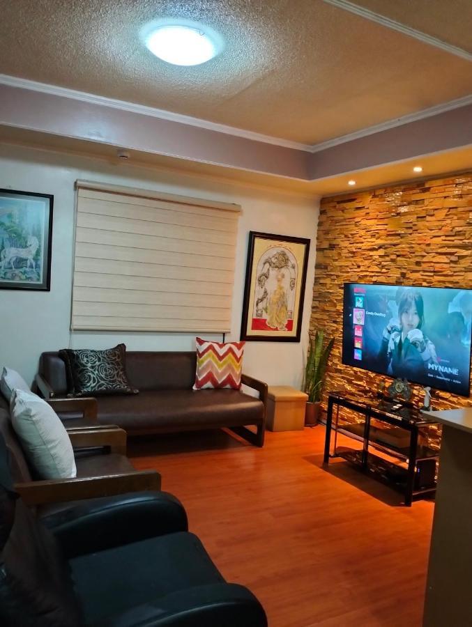 Comfy Dwelling Apartment *
